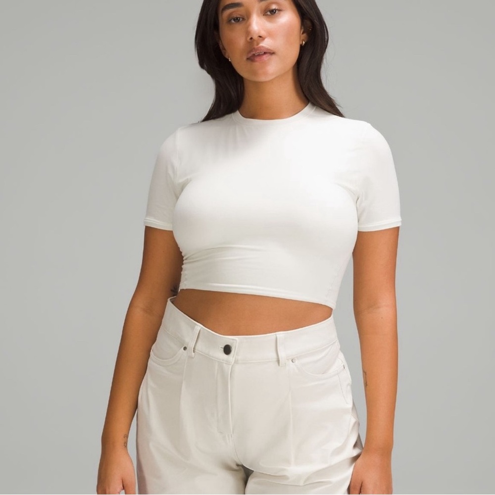 Lululemon crew cropped t-shirt